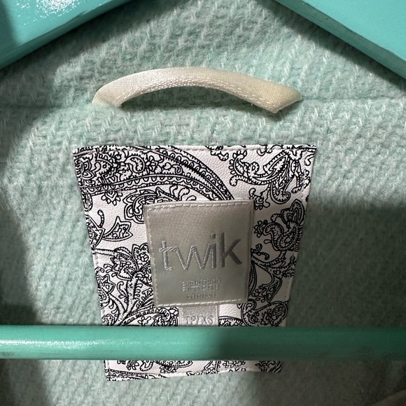 Jacket - Picture 3 of 5